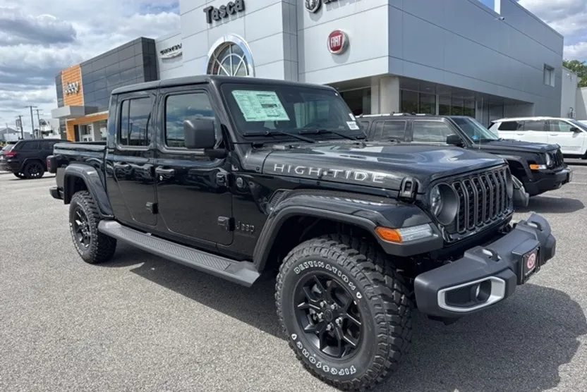 2025 Jeep Gladiator Sport photo 1