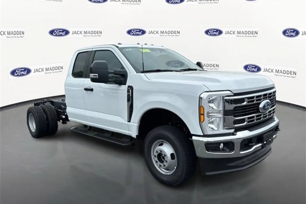 2025 Ford F-350 photo 1