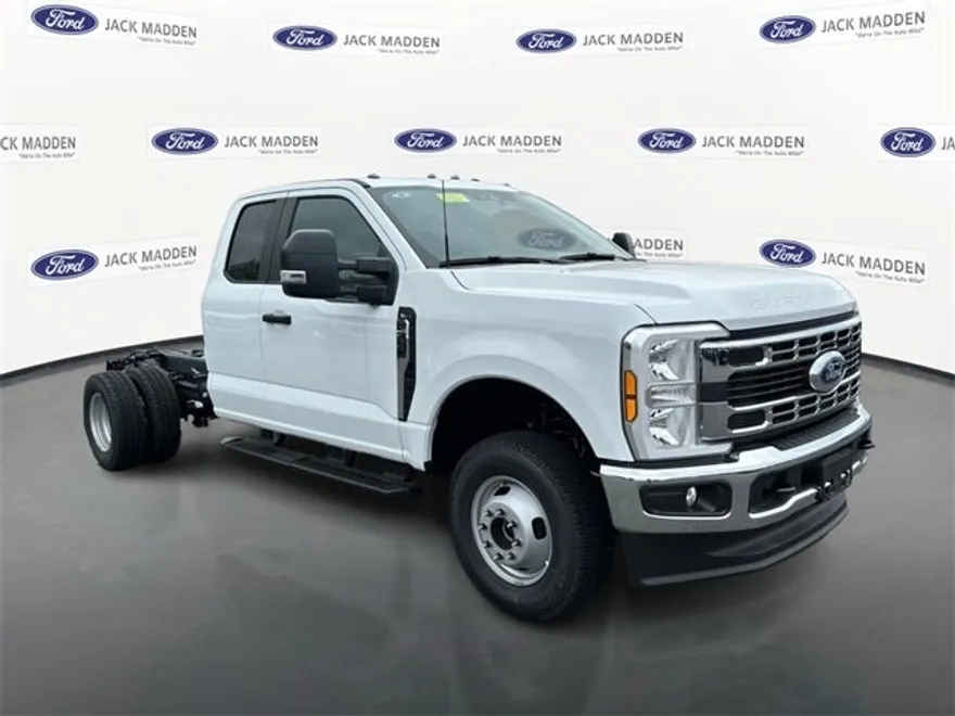 2025 Ford F-350 photo 1