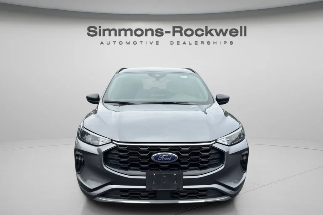 2024 Ford Escape ST-Line photo 1