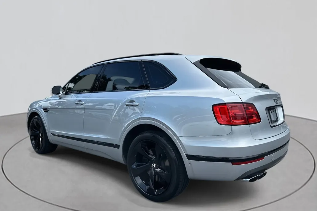 2020 Bentley Bentayga V8 photo 1
