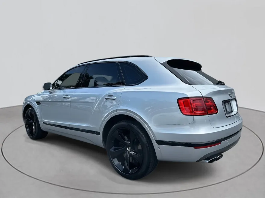 2020 Bentley Bentayga V8 photo 1