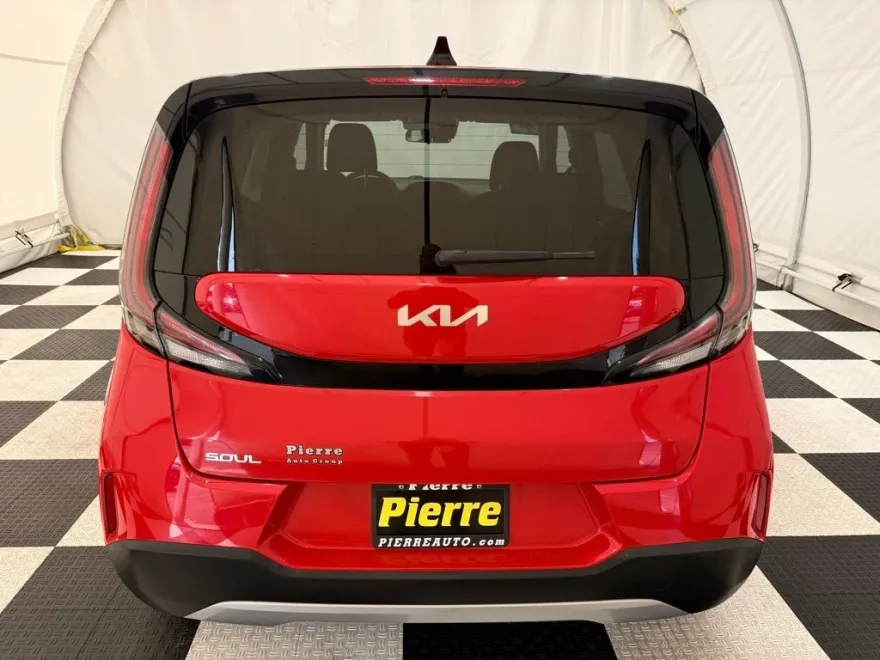 2023 Kia Soul LX photo 1