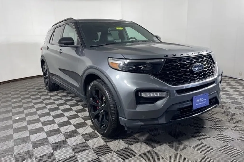 2022 Ford Explorer ST photo 1