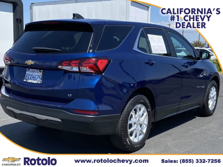 2022 Chevrolet Equinox LT photo 1