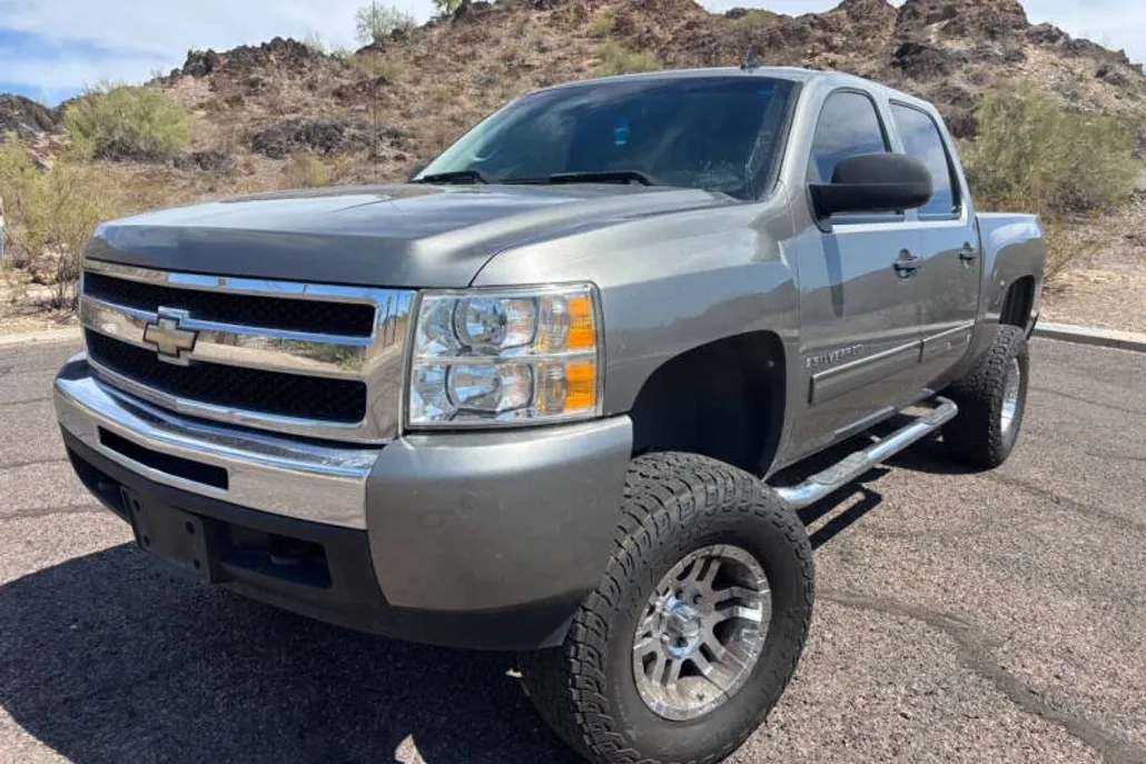 2009 Chevrolet Silverado 1500 LT photo 1