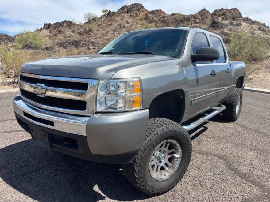 2009 Chevrolet Silverado 1500 LT photo 1