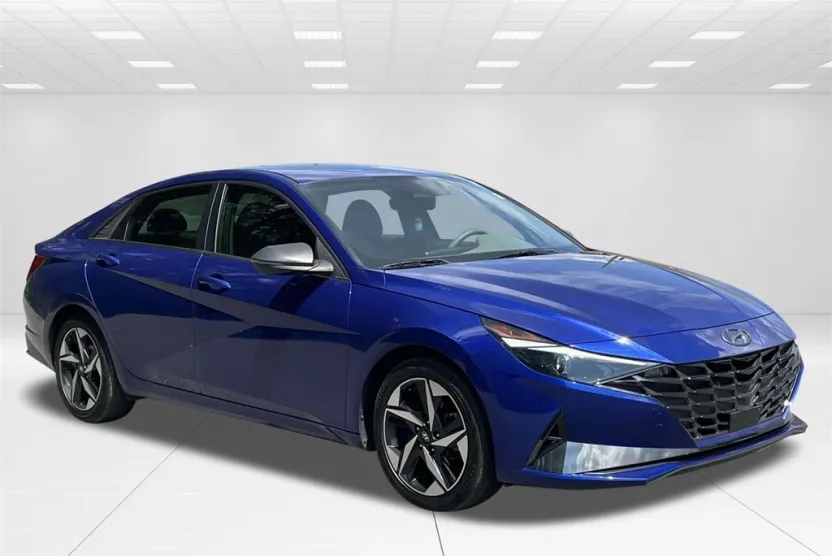 2022 Hyundai Elantra SEL photo 1