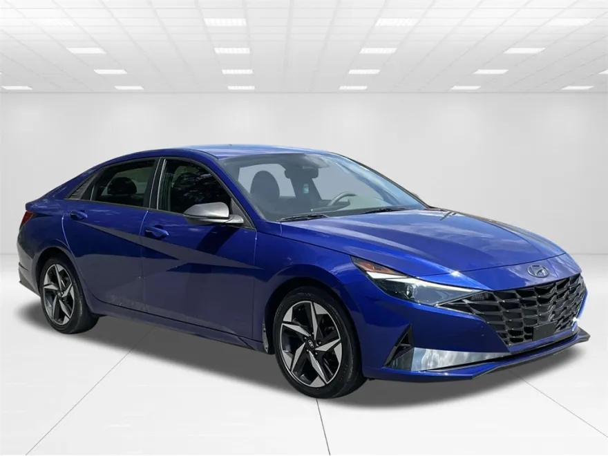 2022 Hyundai Elantra SEL photo 1
