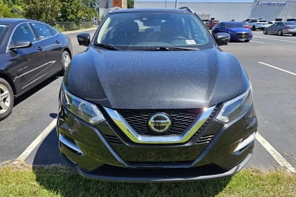 2022 Nissan Rogue Sport SL photo 1