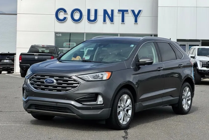 2020 Ford Edge Titanium photo 1