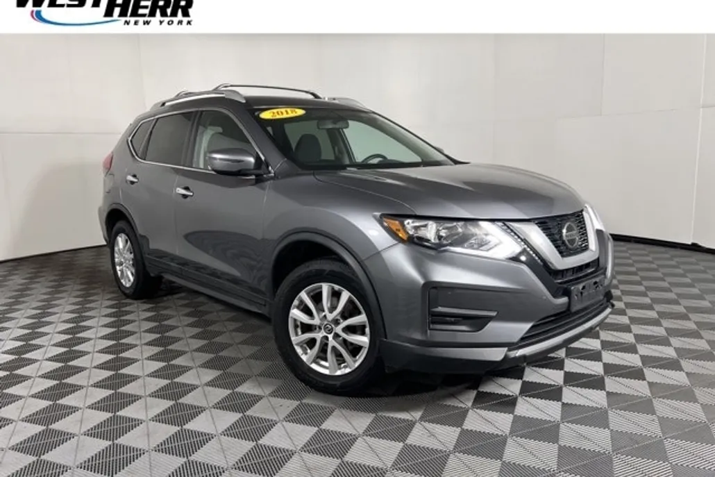2018 Nissan Rogue SV photo 1