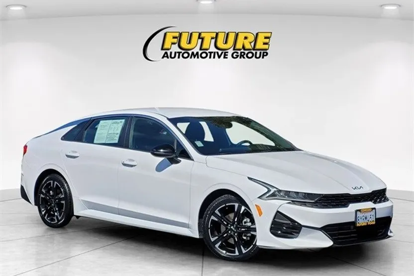 2022 Kia K5 GT-Line photo 1