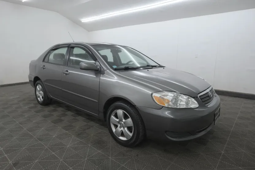 2007 Toyota Corolla CE photo 1