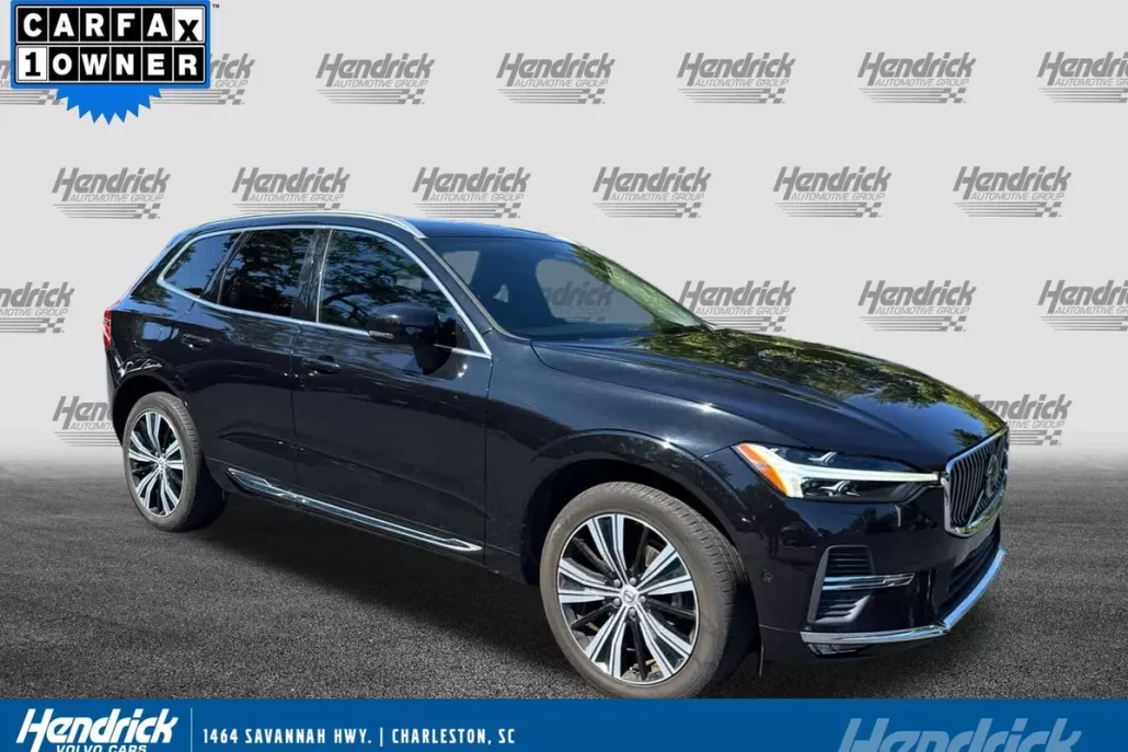 2023 Volvo XC60 Plus photo 1
