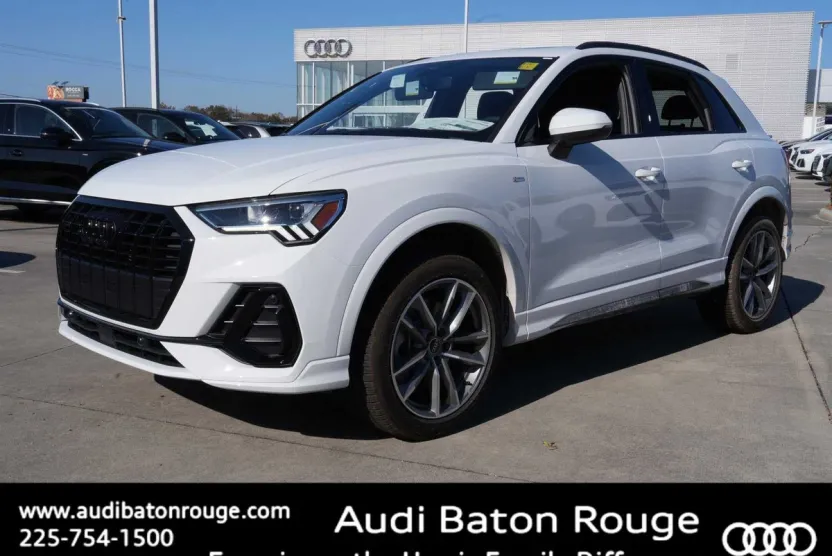 2025 Audi Q3 45 TFSI S line Premium photo 1