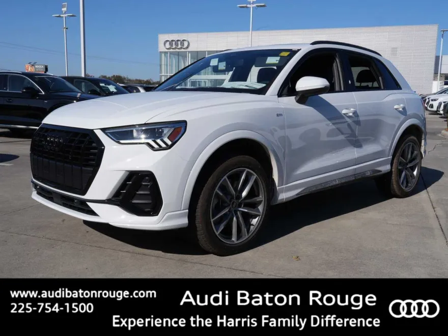 2025 Audi Q3 45 TFSI S line Premium photo 1
