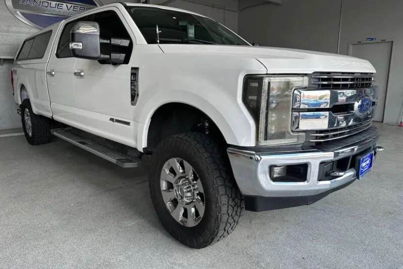 2019 Ford F-350 Lariat photo 1