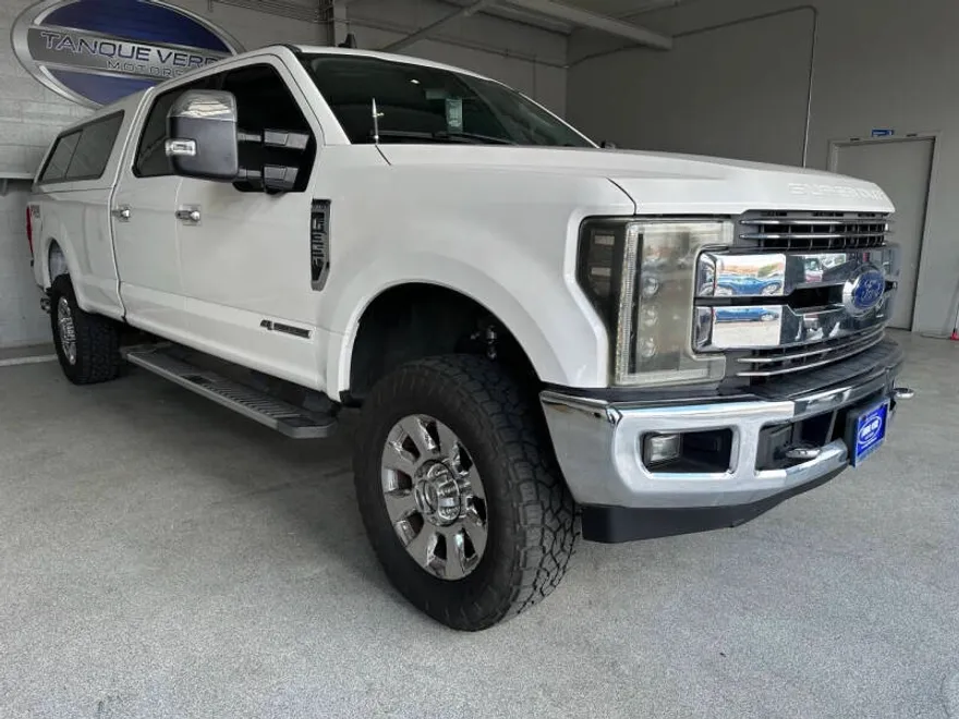 2019 Ford F-350 Lariat photo 1