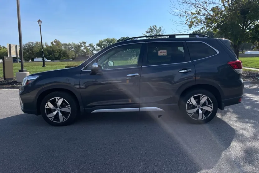 2019 Subaru Forester Touring photo 1