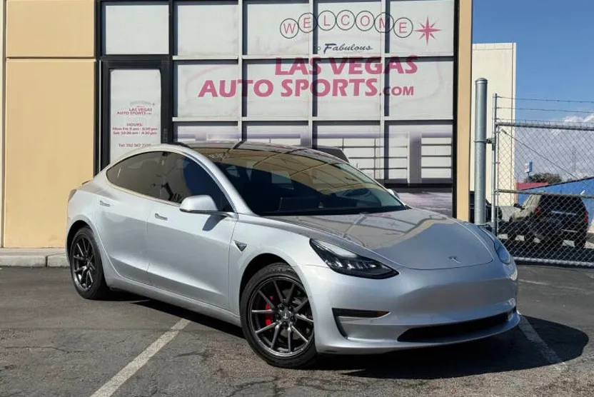 2018 Tesla Model 3 Long Range photo 1