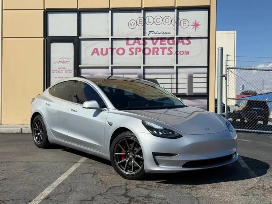 2018 Tesla Model 3 Long Range photo 1