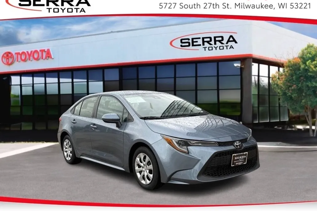 2021 Toyota Corolla LE photo 1