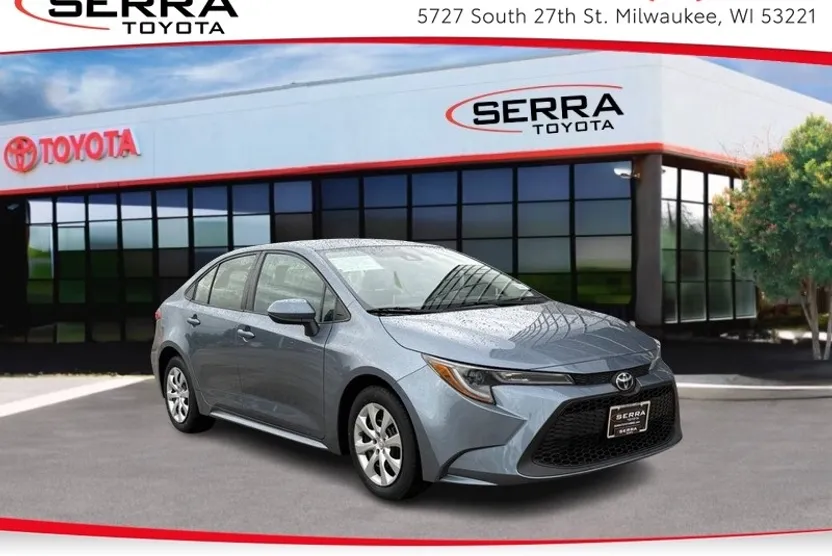 2021 Toyota Corolla LE photo 1