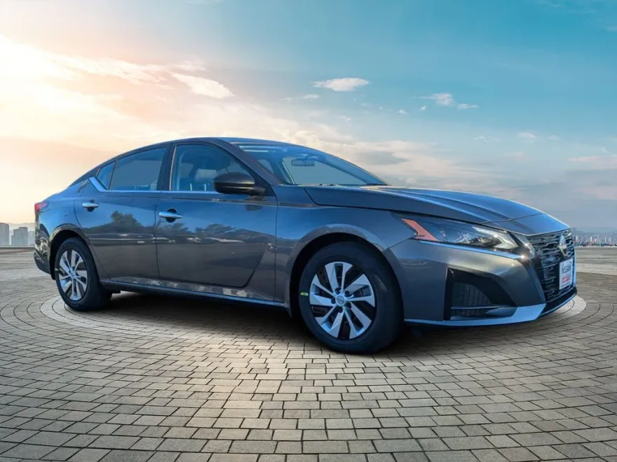 2025 Nissan Altima S photo 1