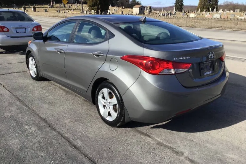 2013 Hyundai Elantra GLS photo 1