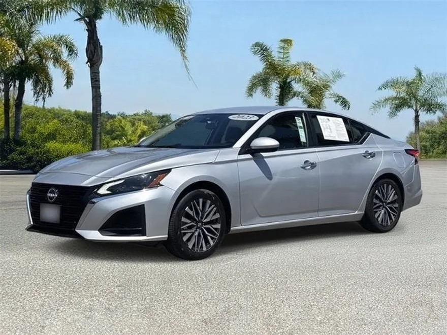 2023 Nissan Altima 2.5 SV photo 1