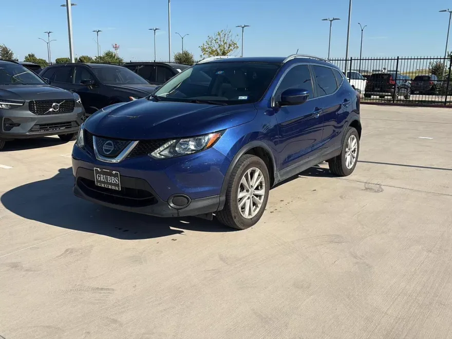 2018 Nissan Rogue Sport SV photo 1