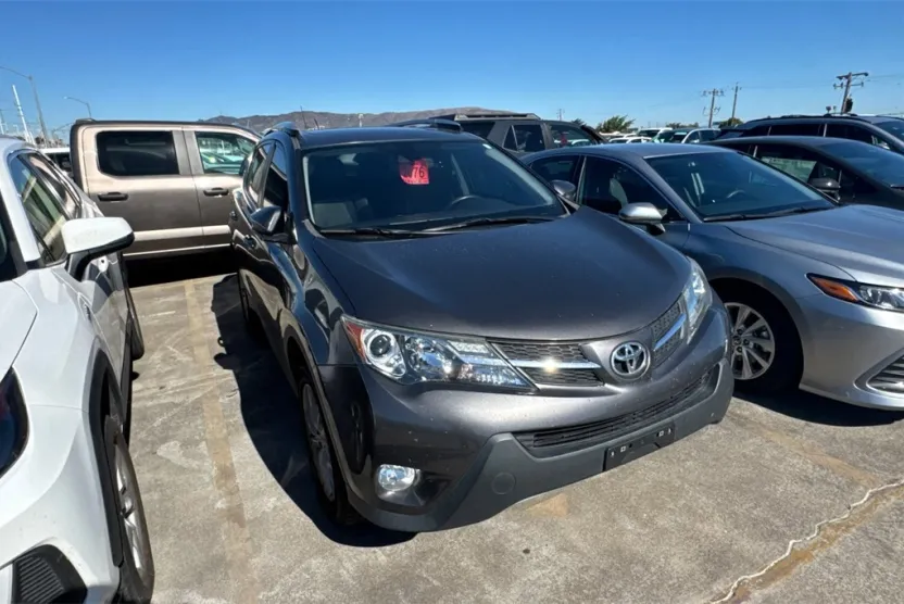 2015 Toyota RAV4 Limited photo 1