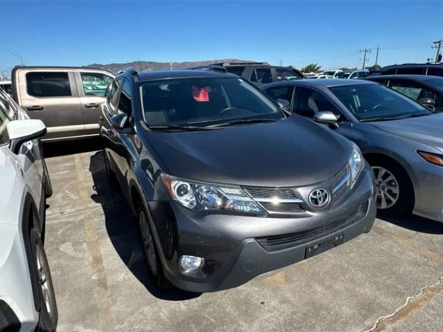 2015 Toyota RAV4 Limited photo 1