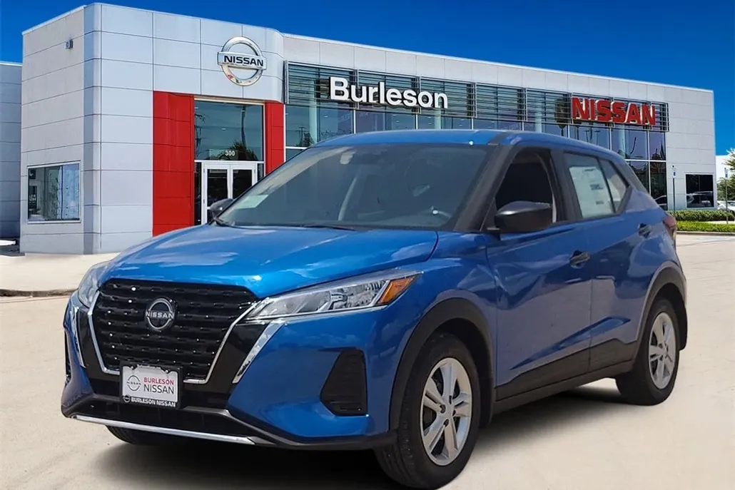 2025 Nissan Kicks Play S photo 1