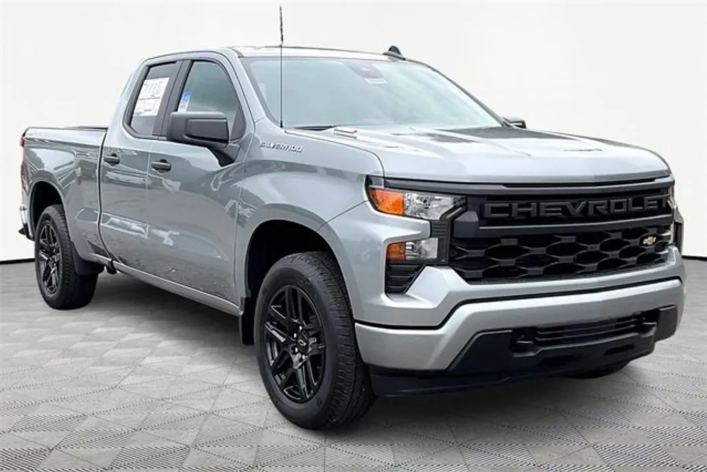 2026 Chevrolet Silverado 1500 Custom photo 1