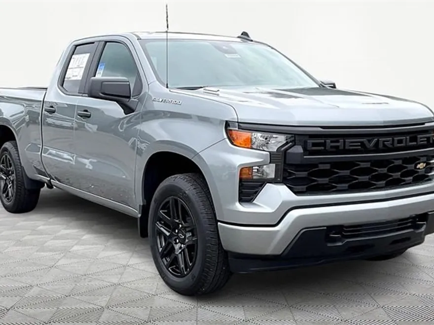 2026 Chevrolet Silverado 1500 Custom photo 1
