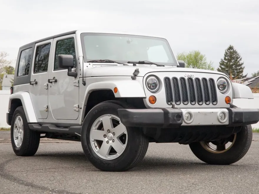 2010 Jeep Wrangler Unlimited Sahara photo 1