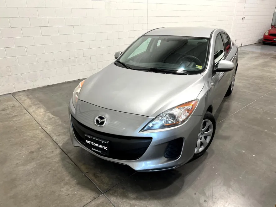 2013 Mazda Mazda3 i SV photo 1