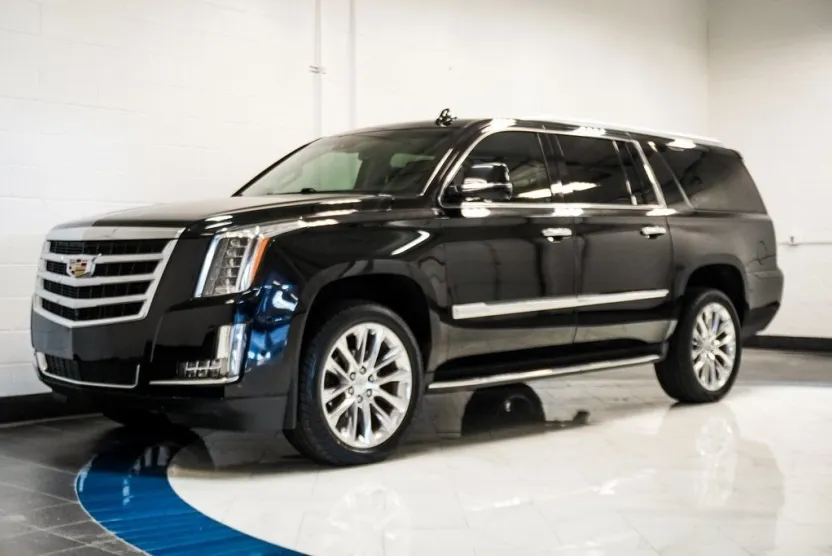 2017 Cadillac Escalade ESV Luxury photo 1