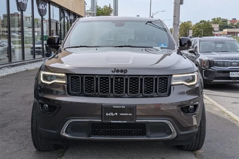 2020 Jeep Grand Cherokee Limited photo 1