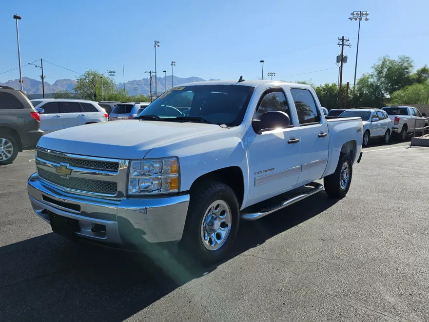 2013 Chevrolet Silverado 1500 LS photo 1