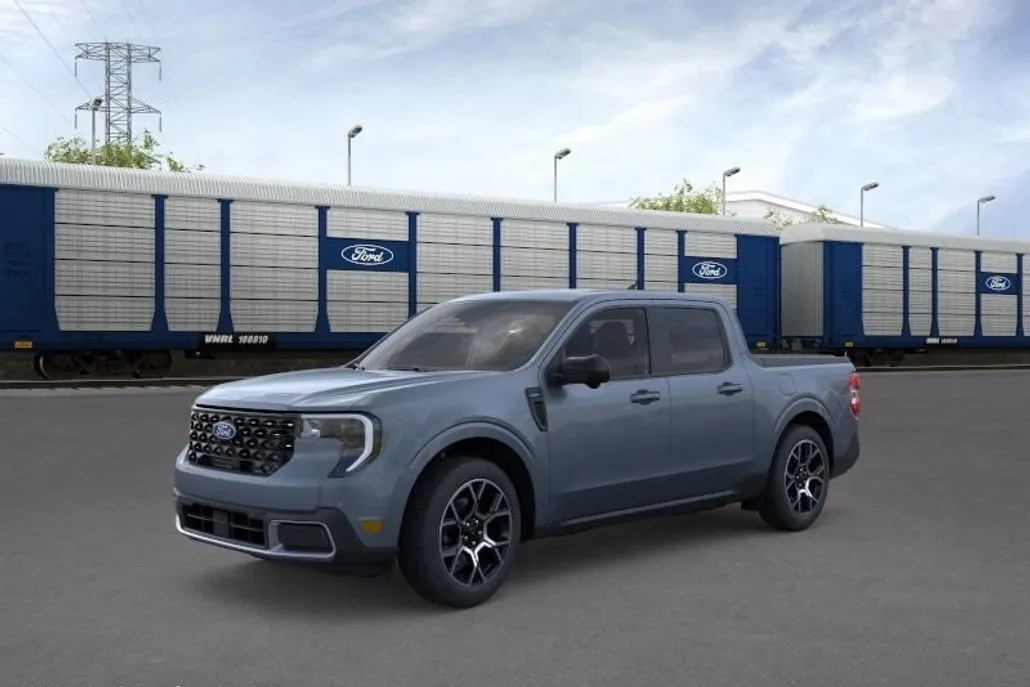 2025 Ford Maverick Lariat photo 1