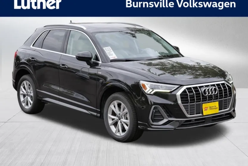 2023 Audi Q3 S line Premium photo 1