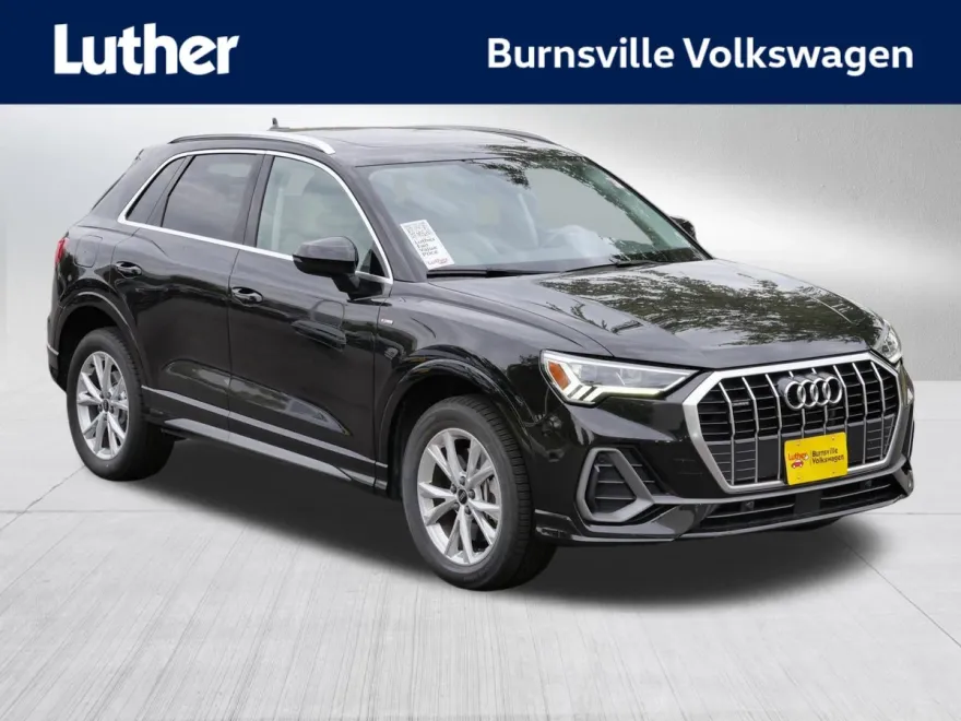 2023 Audi Q3 S line Premium photo 1