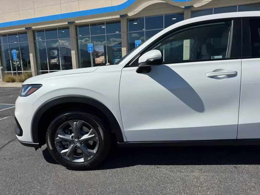 2026 Honda HR-V LX photo 1