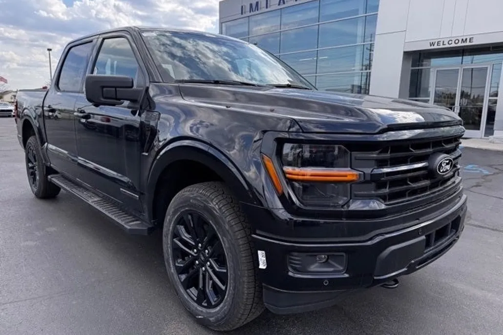 2025 Ford F-150 XLT photo 1