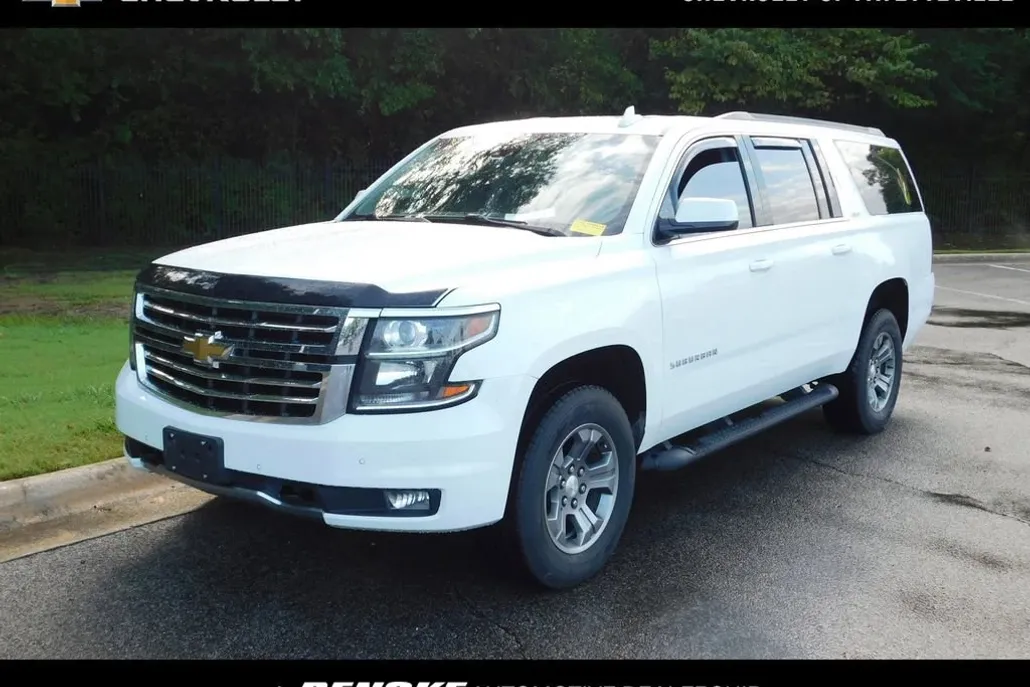 2020 Chevrolet Suburban LT photo 1