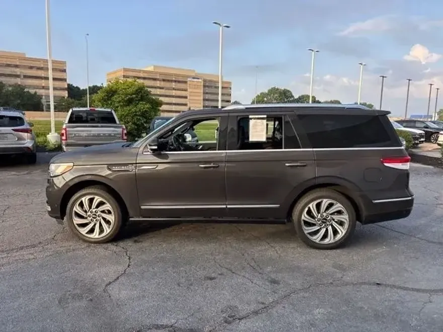 2022 Lincoln Navigator Reserve photo 1