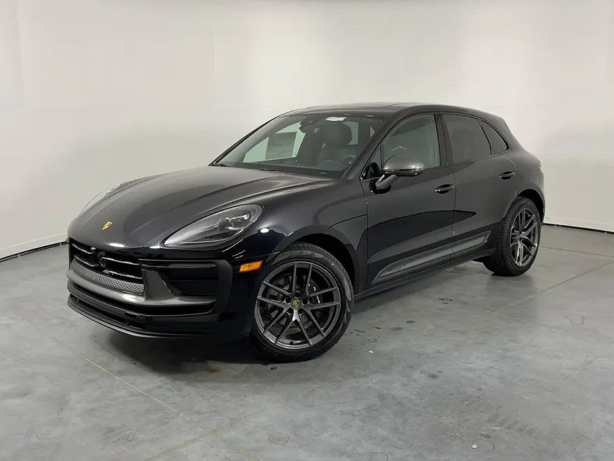 2025 Porsche Macan T photo 1
